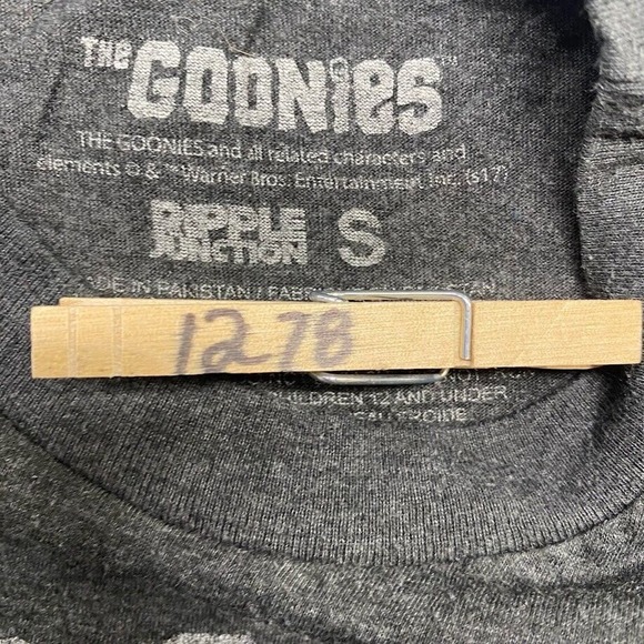 The Goonies Never Say Die Movie Tee Thrifted Vintage Style Size S - Picture 8 of 8